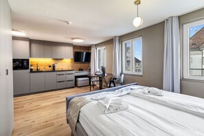 Comfort tweepersoonskamer | Luxe beddengoed, een kluis op de kamer, individueel gedecoreerd