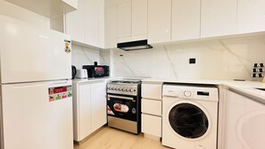 Appartement | Cuisine privée | Réfrigérateur, bouilloire électrique