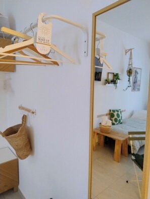 Comfort Triple Room | Down comforters, in-room safe, blackout drapes, iron/ironing board - Flegreo bed and breakfast (Naples)