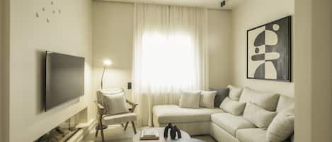 55-inch Smart TV with digital channels, Netflix, streaming services