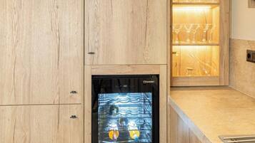 Réfrigérateur, four, plaque de cuisson, lave-vaisselle