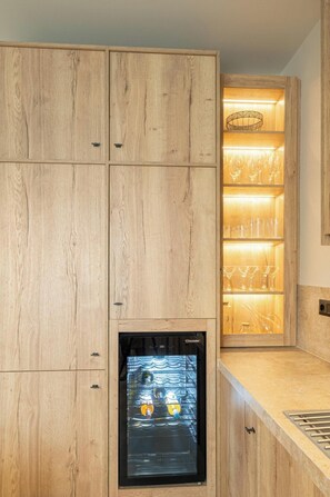 Refrigerador, horno, placa de cocina, lavavajillas