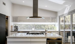 Fridge, microwave, oven, stovetop - The Harmony Retreat - Luxurious Murrays Beach Retreat (Murrays Beach)