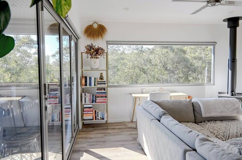 The Harmony Retreat - Luxurious Murrays Beach Retreat