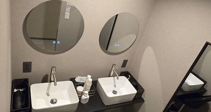 HOTEL GALAXY POD