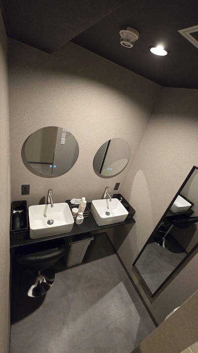HOTEL GALAXY POD