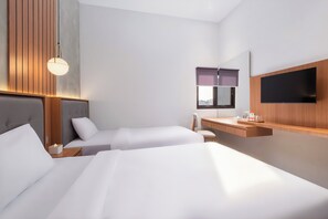 Club Twin Room | Free WiFi, bed sheets