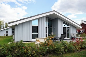 Exterior - Seeschwalbe 330 - The Scandinavian family home for 4 with sauna and whirlpool (Mirow)