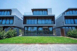 Courtyard - One River Pool Villas Da Nang (Da Nang)