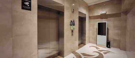 Apartment | Elevator