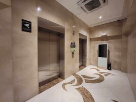 Apartment | Elevator