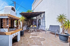 屋外ダイニングエリア