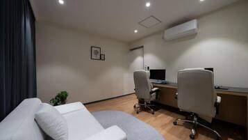 Gaming Room | Living area | Heated floors