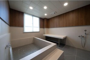 客房 (Spa Room) | 浴室 | 免費盥洗用品、吹風機、浴袍、毛巾