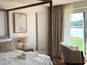 Luksusstudiosviitti, 1 suuri parisänky, merinäköala (King or Twin) | Silitysrauta/-lauta, ilmainen Wi-Fi, vuodevaatteet