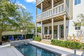 A heated pool - Après Beach by Stay on 30a (Inlet Beach)