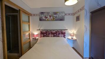 1 dormitorio y ropa de cama