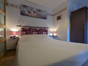 1 habitación y ropa de cama 