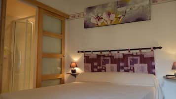1 bedroom, bed sheets