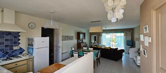 Charming House Between Coast and Countryside, Quiet Area, 10km from Beach