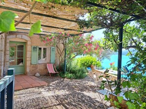 Terrace/patio - "les Terrasses" : Maison Dans le Village, 4 Terrasses (Sainte-Croix-du-Verdon)