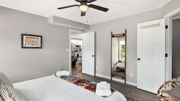 3 bedrooms, iron/ironing board, WiFi, bed sheets