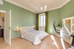 4 chambres, fer et planche à repasser, Wi-Fi, draps fournis