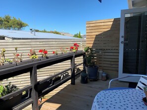 屋外ダイニングエリア