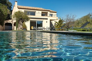 Pool - Villa 8 persons with swimming pool and sea view (STE MAXIME)
