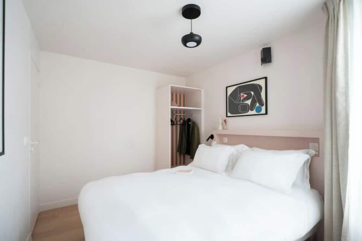 2 bedrooms, soundproofing, iron/ironing board, free WiFi