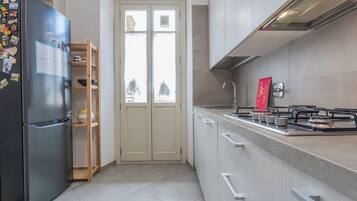 Appartamento | Area soggiorno | TV 35 pollici con canali digitali