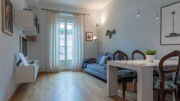 Appartamento | Area soggiorno | TV 35 pollici con canali digitali