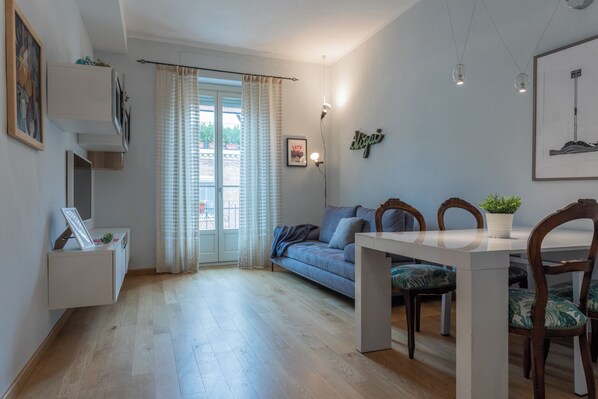 Apartament | Sala d'estar | Televisor de 35 polzades amb canals digitals