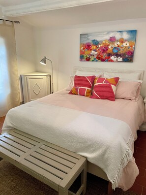 3 Schlafzimmer, Schreibtisch, Bügeleisen/Bügelbrett, kostenloses WLAN