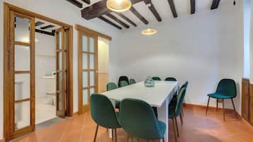 Apartment | Living area | Flat-screen TV