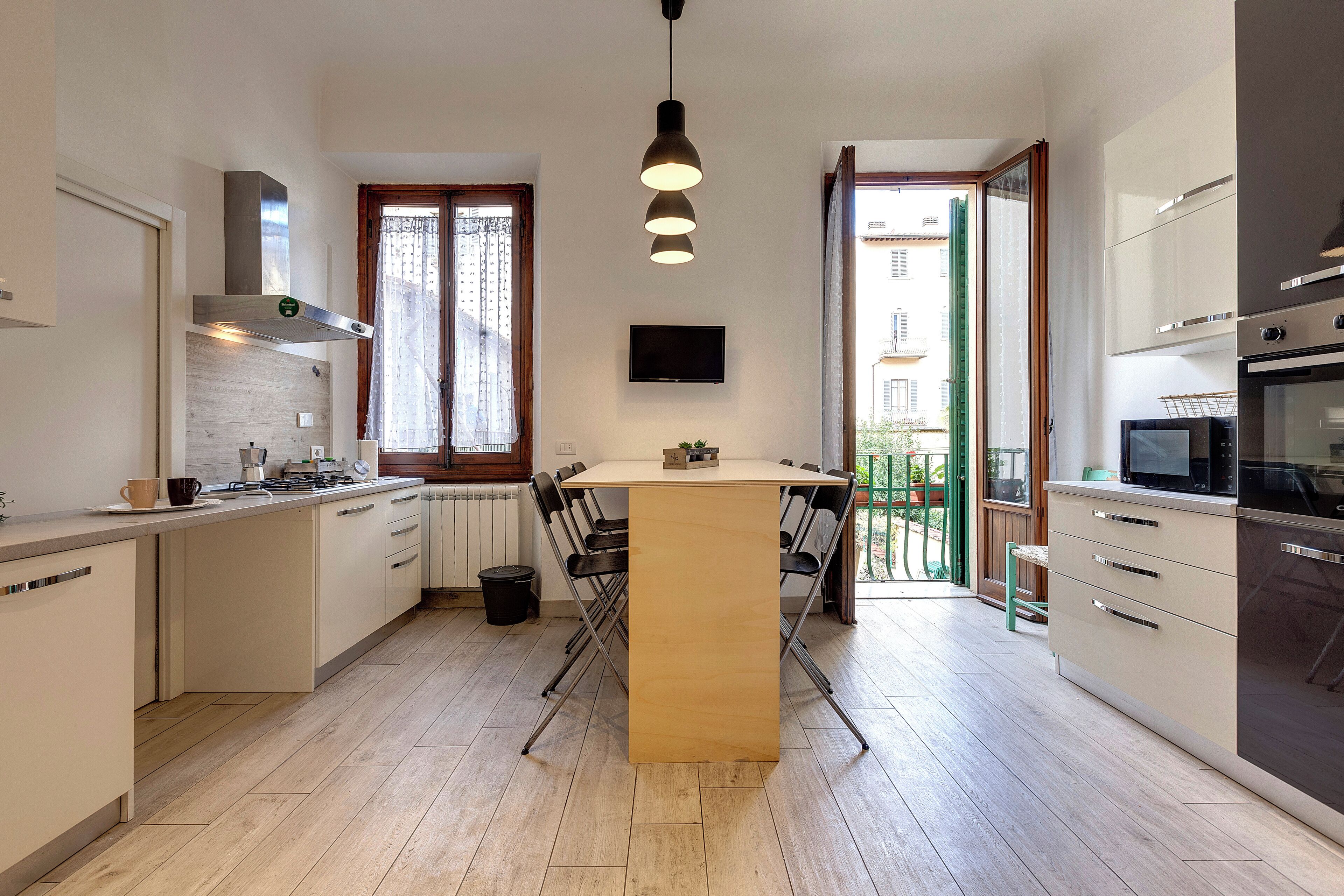 Apartment | Living area | Flat-screen TV