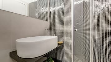 Appartamento | Bagno | Doccia, soffione a pioggia, asciugacapelli, bidet