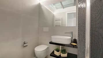 Apartment | Badezimmer | Dusche, Regendusche, Haartrockner, Bidet