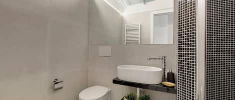 Departamento | Baño | Regadera, regadera tipo lluvia, secadora de cabello, bidet
