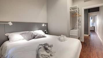 Apartment | 2 bedrooms, laptop workspace, iron/ironing board, free WiFi