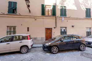 Front of property - Mamo Florence - Conce Apartment (Florence)