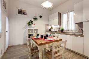 Apartment | Dining room