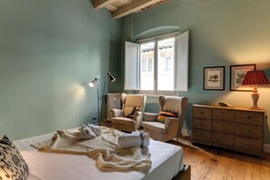 3 chambres, espace de travail pour ordinateur portable