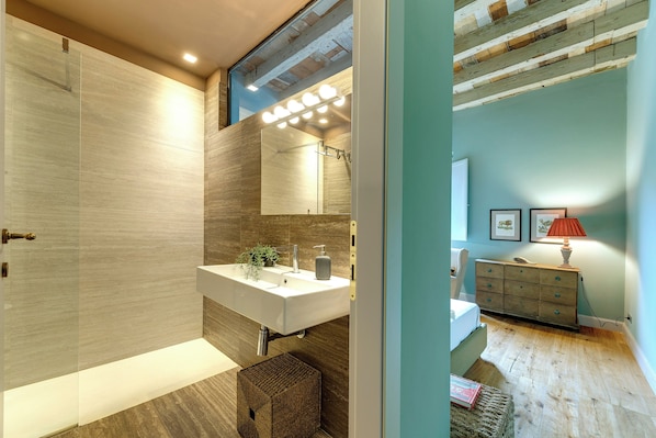 Apartment | Bathroom