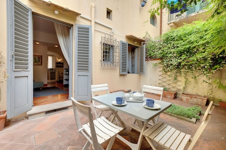 ์ํํธ | ํ
๋ผ์ค/ํํฐ์ค