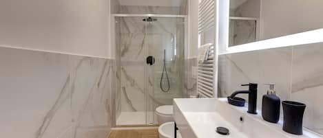 Apartment | Badezimmer