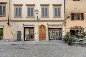 Front of property - Mamo Florence - Guya Apartment (Florence)