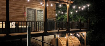 Cabin in Hannibal  with Hot tub and Sauna