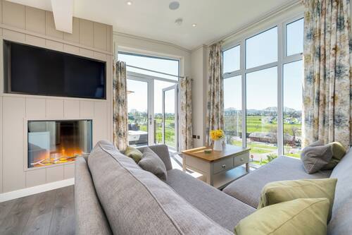 Luxury-Chalet, Whirlpool | Allergikerbettwaren, WLAN, Bettwäsche