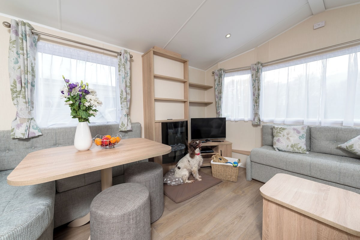 Mobile Home, 2 Bedrooms, Pets allowed
